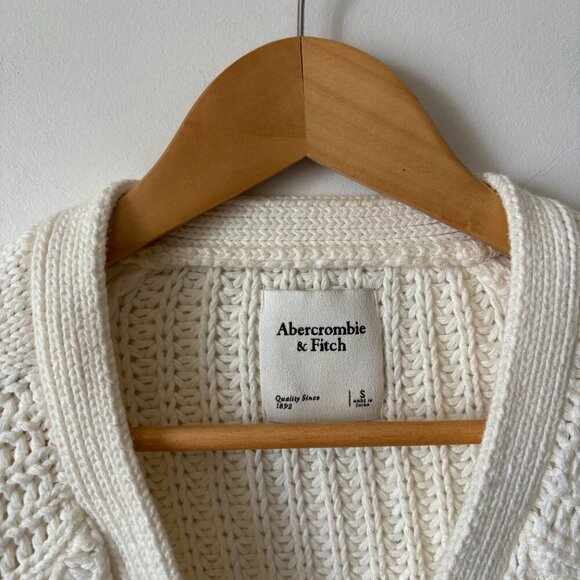 Abercrombie & Fitch Cable Knit Button Cardigan Cream White Size Small - Picture 3 of 3
